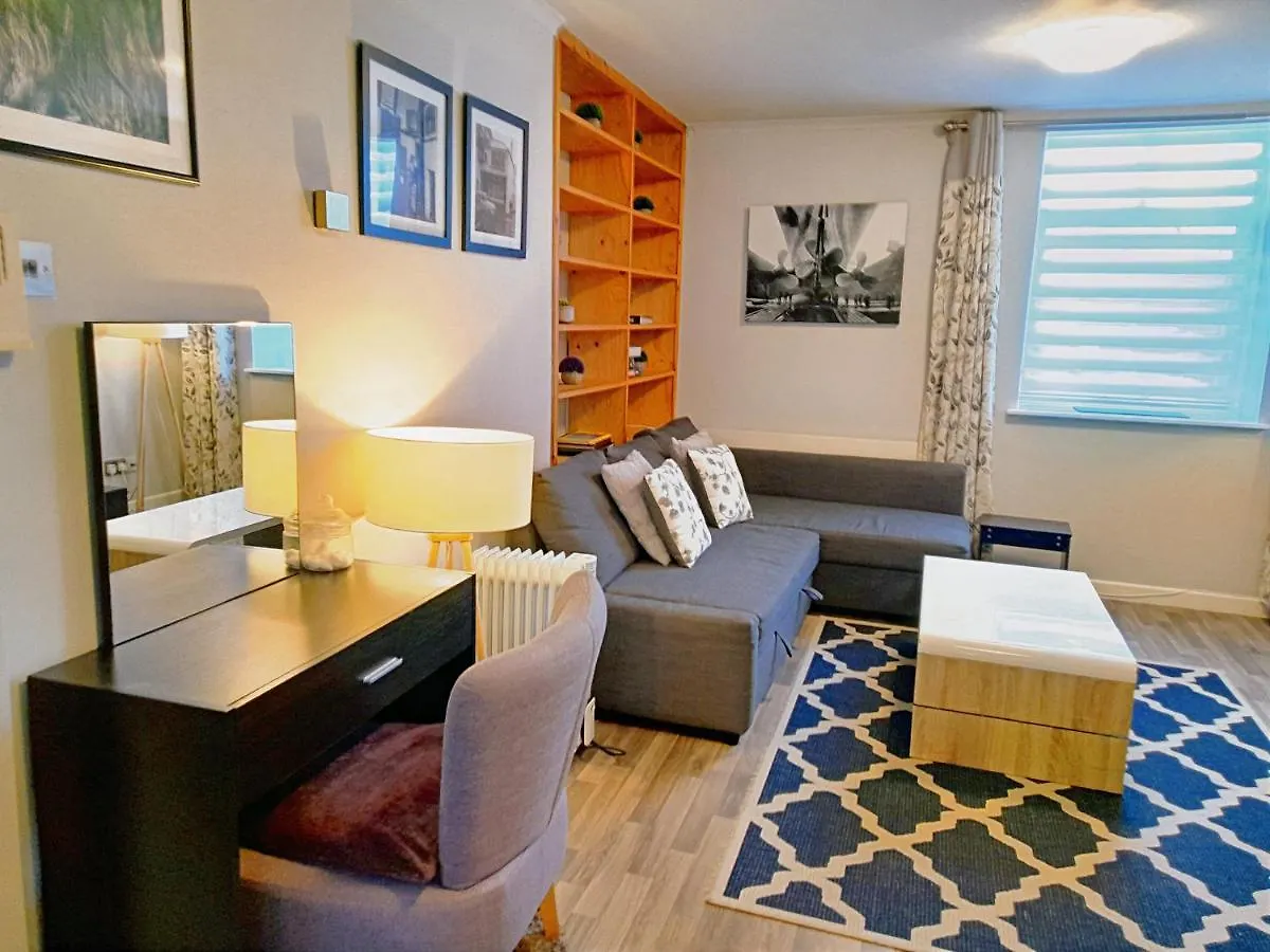 Excellent Location - City Centre - Parking - 4 Beds -2 Bedrooms Belfast Egyesült Királyság