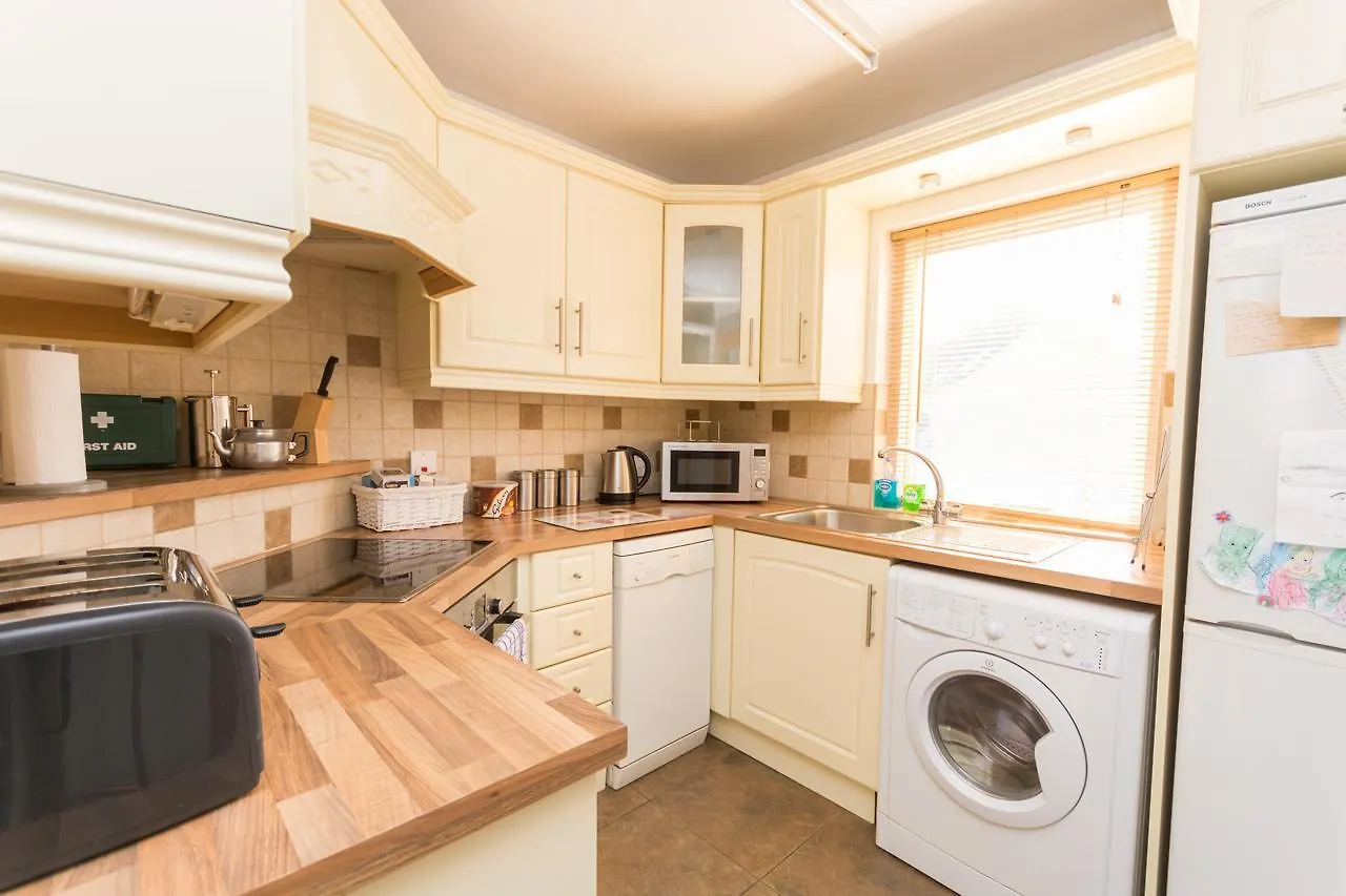 Apartman Excellent Location - City Centre - Parking - 4 Beds -2 Bedrooms Belfast