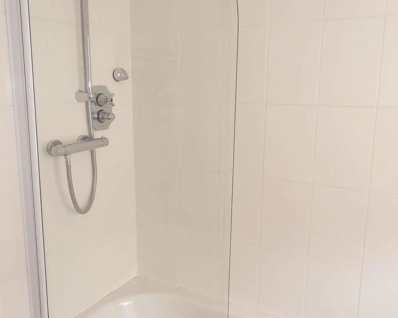 Excellent Location - City Centre - Parking - 4 Beds -2 Bedrooms Belfast
