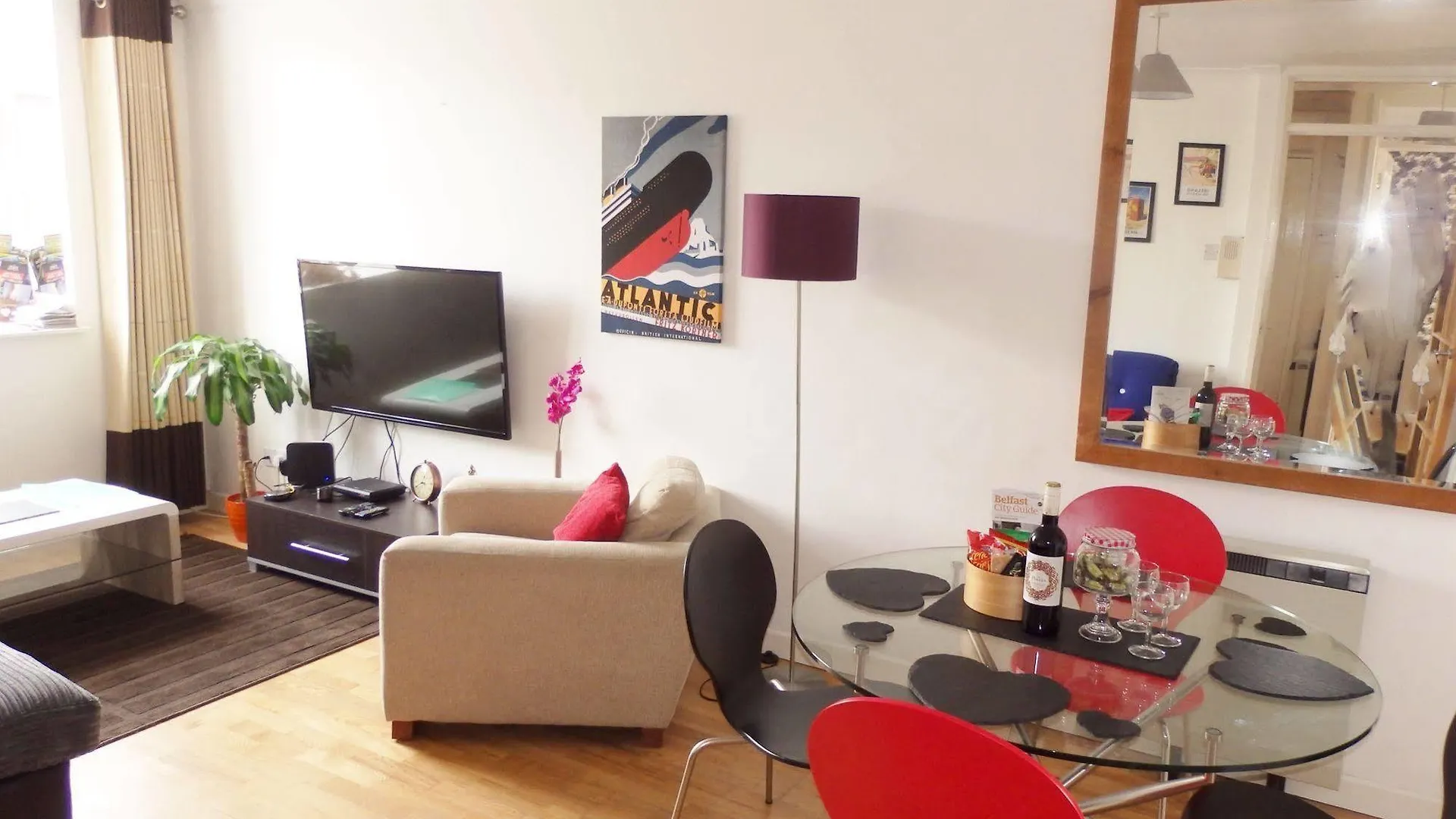 Excellent Location - City Centre - Parking - 4 Beds -2 Bedrooms Belfast