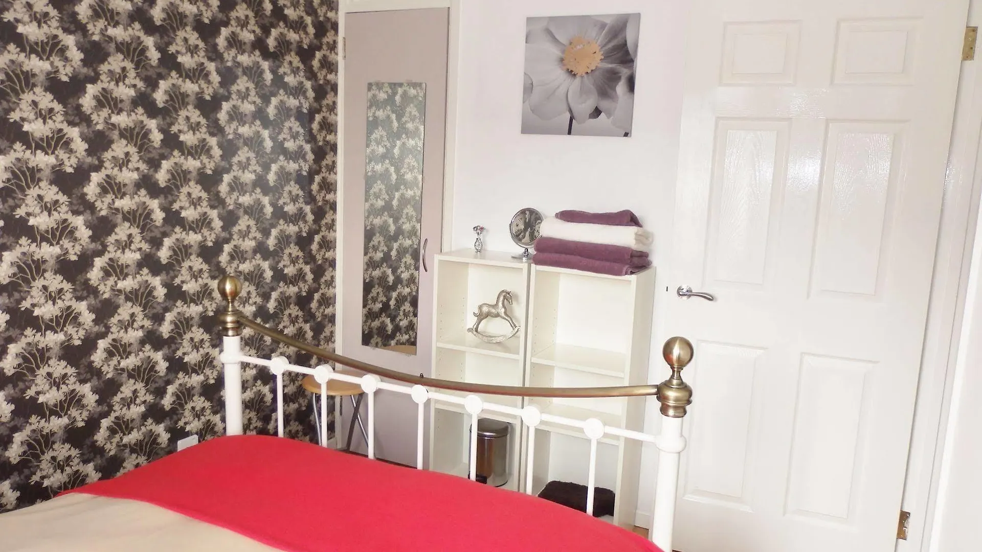 Excellent Location - City Centre - Parking - 4 Beds -2 Bedrooms Belfast